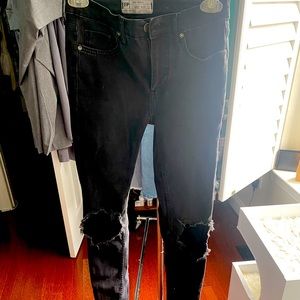 WT- wardrobe stable-Free People skinny leg blk denim with holes/distressed knees